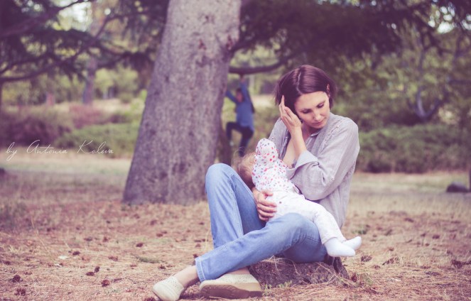 На снимката: Ангелина, Кристина и Мария